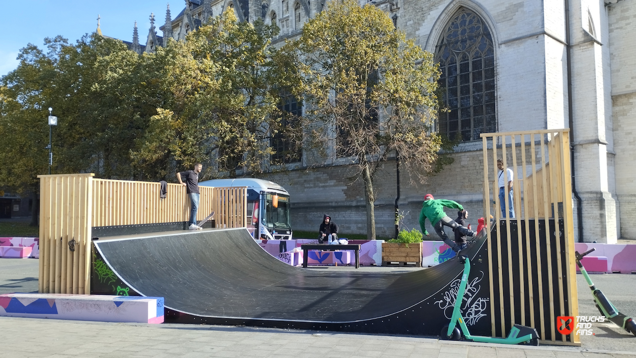 Place de la Chapelle skatepark